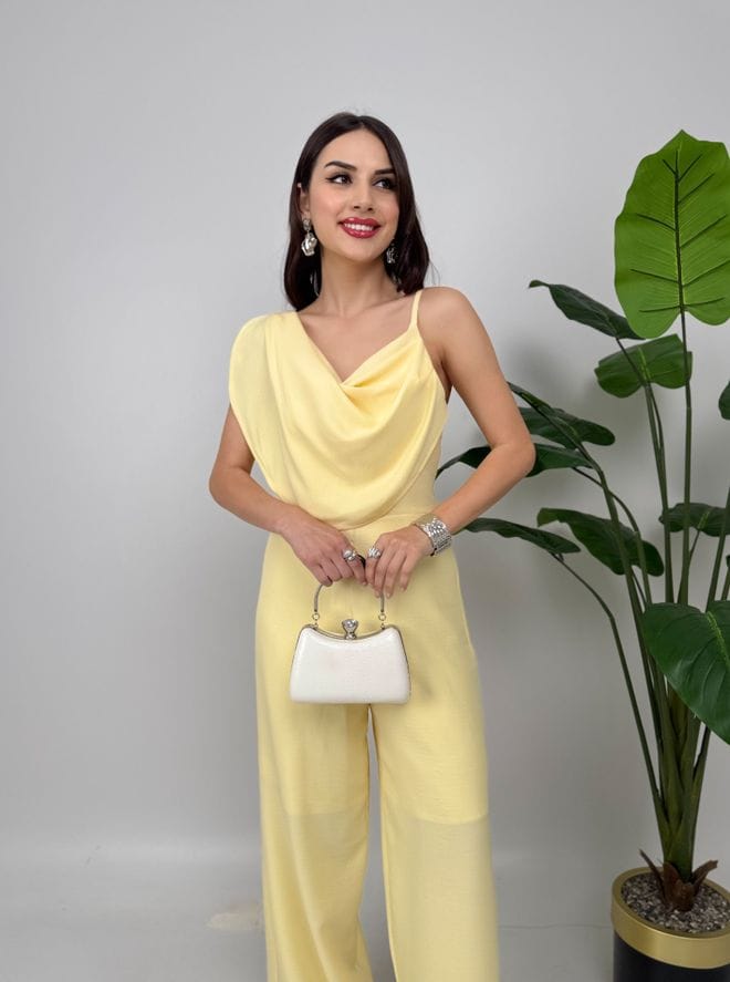 Elegant yellow Sleevless Halter Neck Jumber Dress