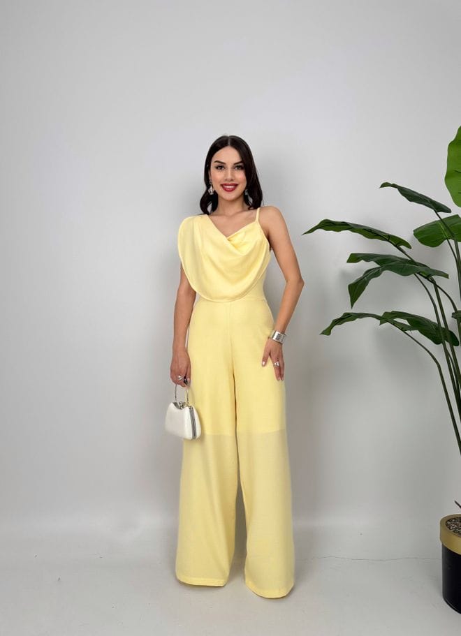 Elegant yellow Sleevless Halter Neck Jumber Dress