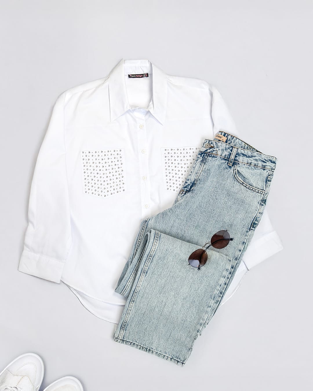 Cotton shirt with stone detailed pockets -white